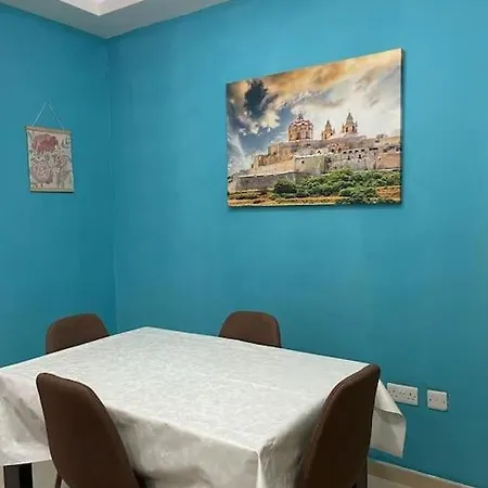 Modern 7 Minutes Away From & Close To St.julians Bahar ic-Caghaq