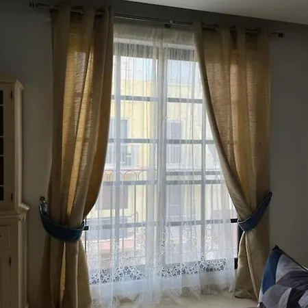 Modern 7 Minutes Away From & Close To St.julians Bahar ic-Caghaq