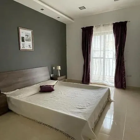 Modern 7 Minutes Away From & Close To St.julians *